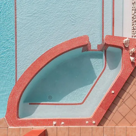 Red-house Costa Adeje (Tenerife)