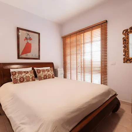 Red-house Вілла